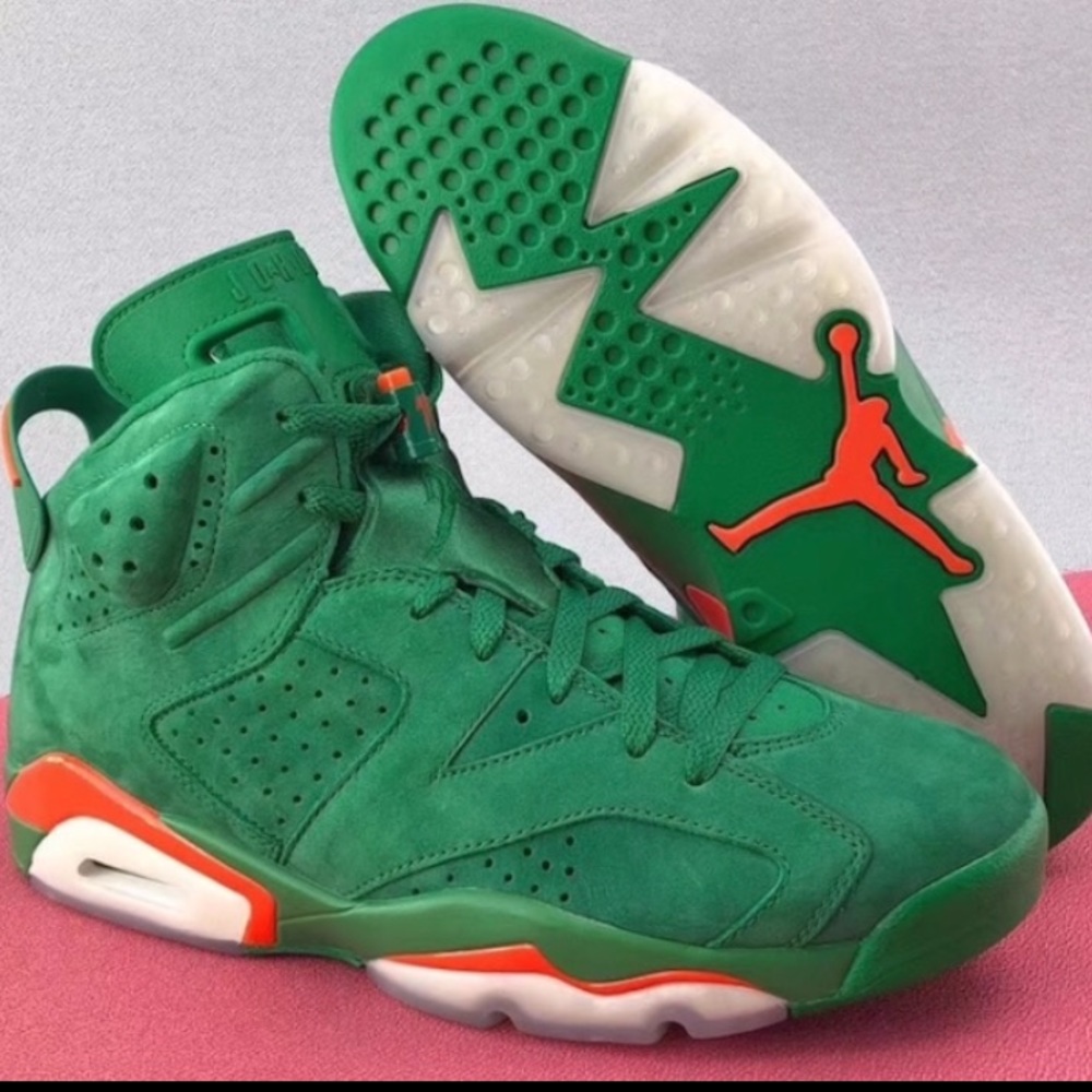 Men's Nike Retro Green Gatorades size 13.